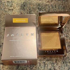 Jaclyn Cosmetics Highlighter in Go For Gold NIB